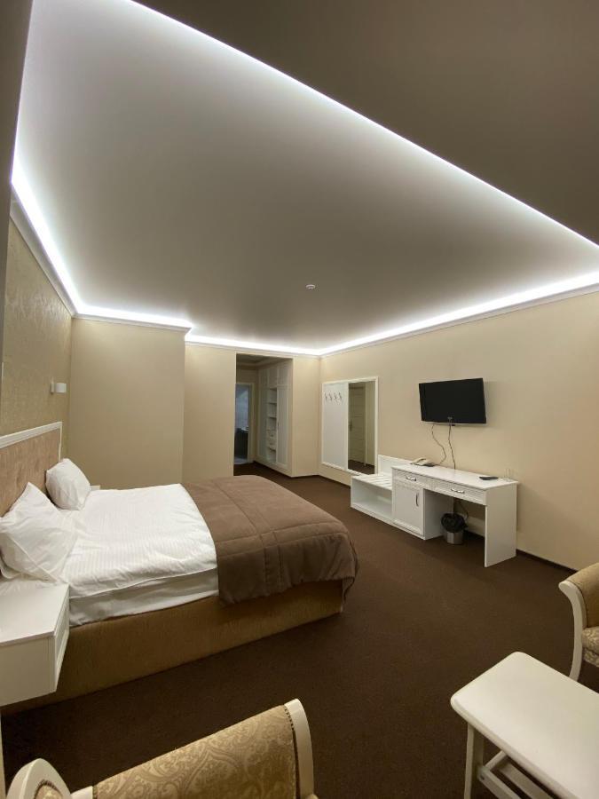 Hotel Obolon Kiev Exterior foto