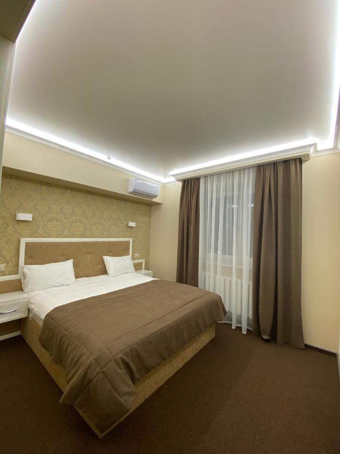 Hotel Obolon Kiev Exterior foto
